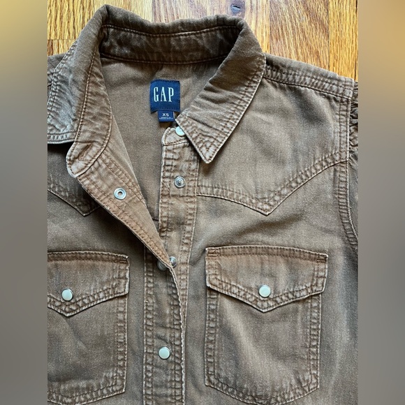 NWT Gap western inspired button down XS - Picture 3 of 4